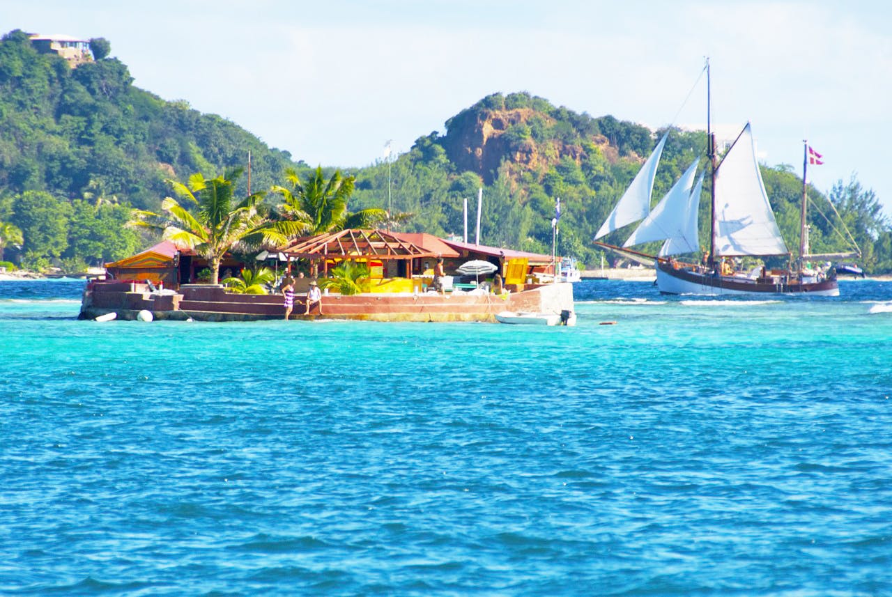 Happy Island in the Grenadines, Union Island Boat Sailing Trips Tours