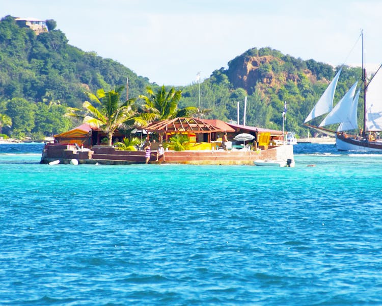 Happy Island in the Grenadines, Union Island Boat Sailing Trips Tours