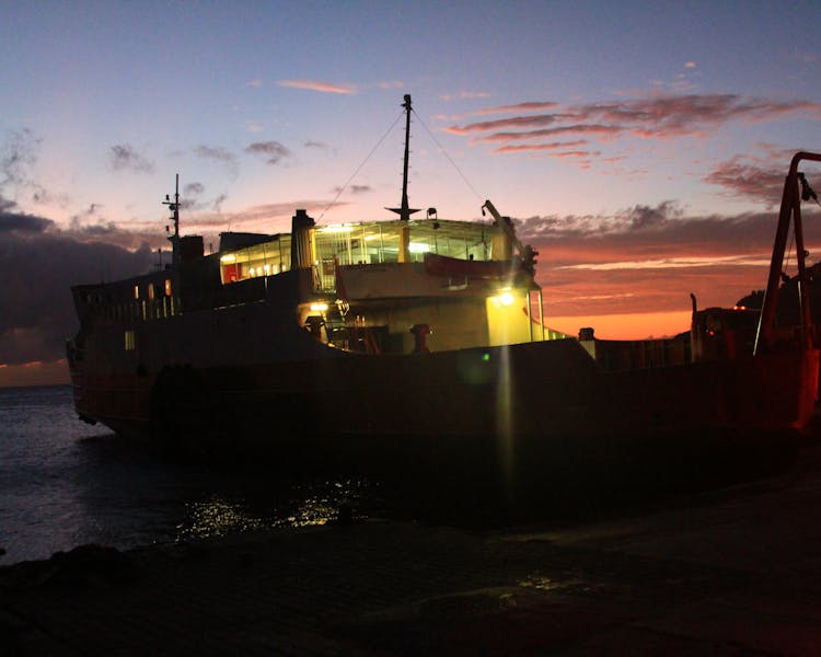 Ferries to Bequia Islands