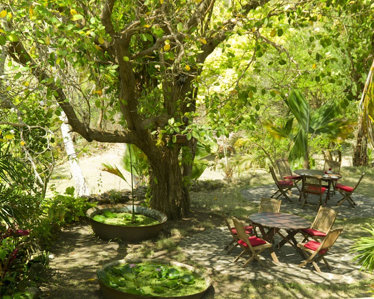 Villa Rental Grand Gardens, The Old Fort in the Grenadines