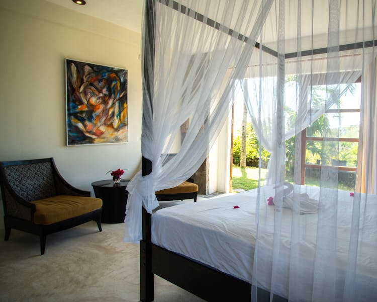 Amazing Suites and Bathrooms, Old Fort Estate Bequia