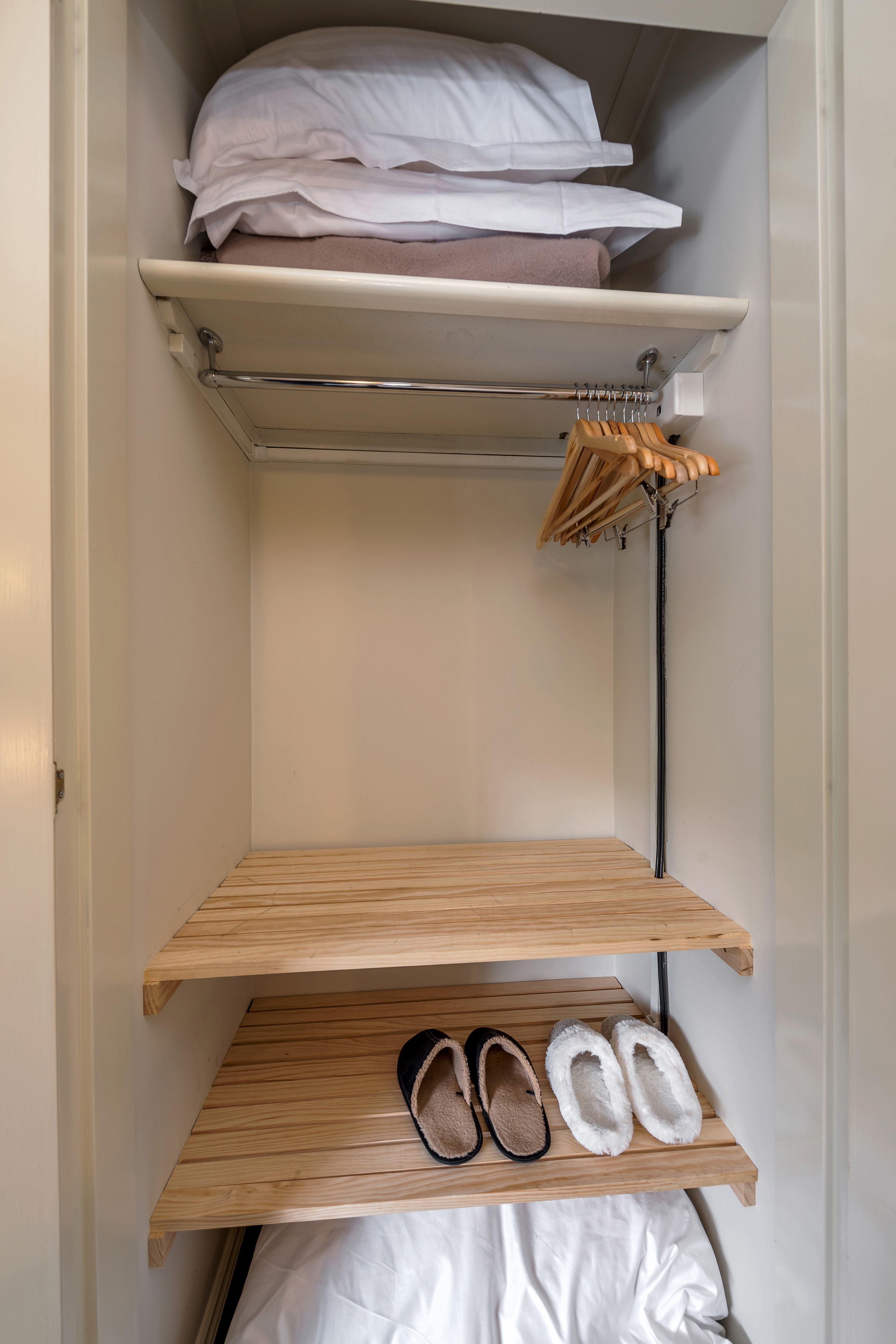 King Room 1 - Plenty of cupboard space