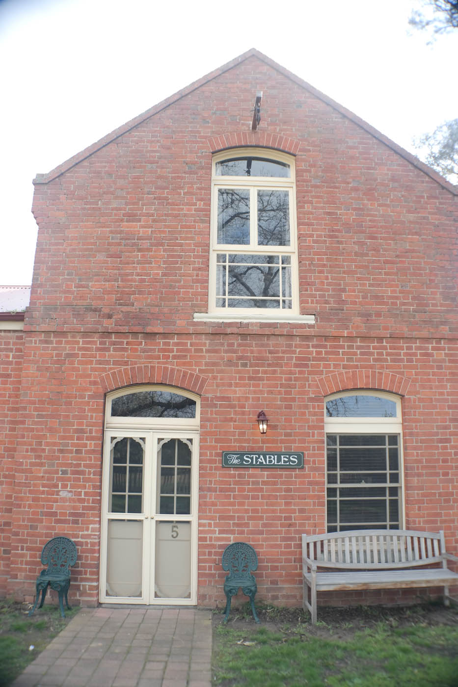 Stables Apartment Bon Accord B&B in Sale, Gippsland.