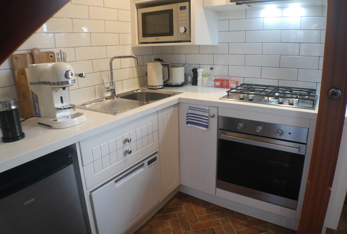 Stables Apartment kitchen Bon Accord B&B in Sale, Gippsland.