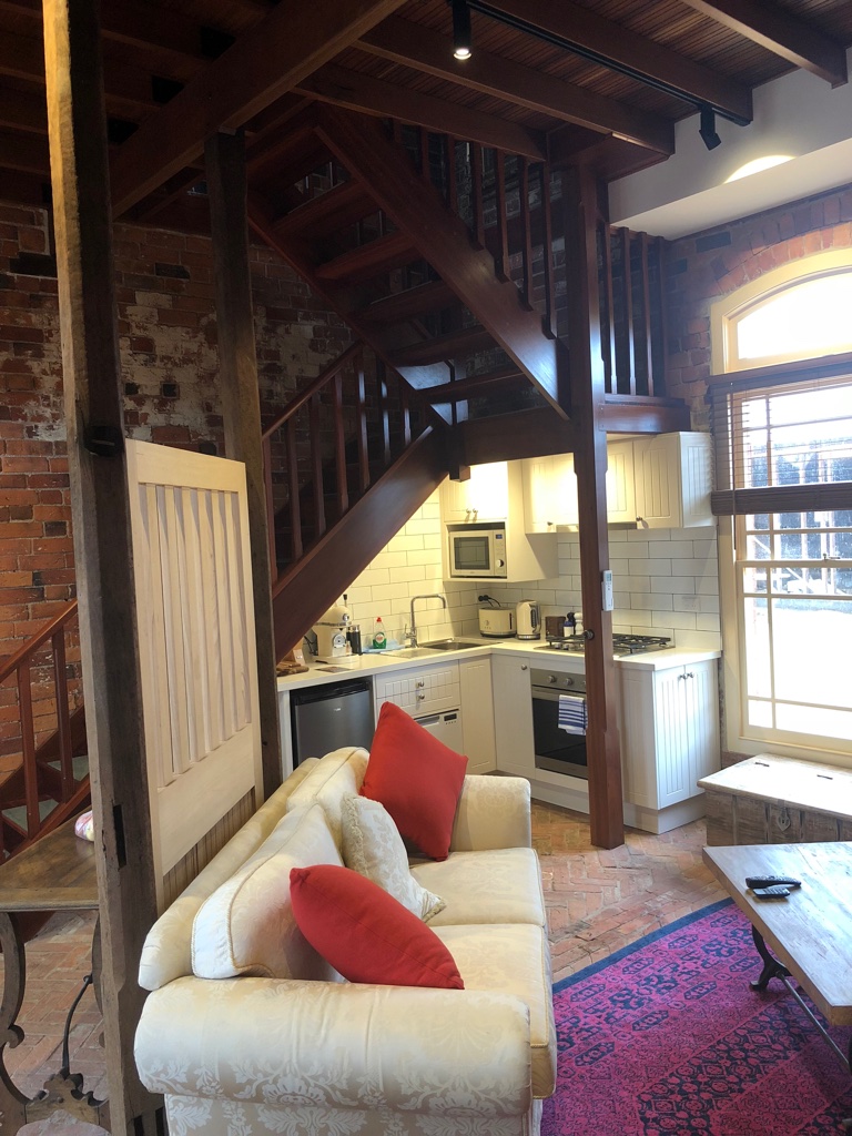 Stables Apartment downstairs, Bon Accord B&B in Sale, Gippsland.
