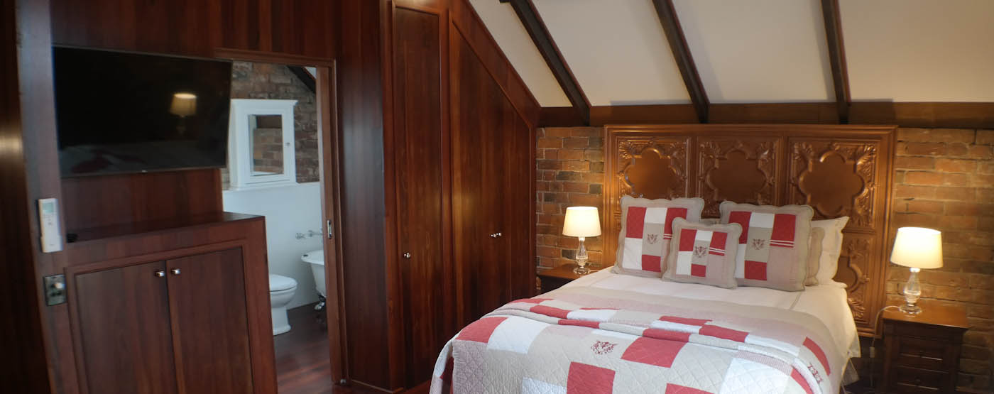 Stables Apartment upstairs, Bon Accord B&B in Sale, Gippsland.