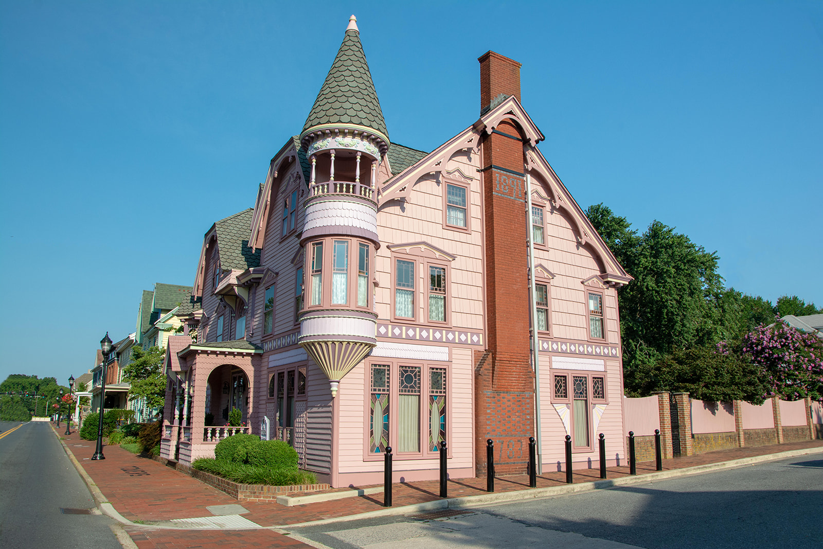 Exterior view of the Towers B&B SE corner at the intersection of Front and North Streets.