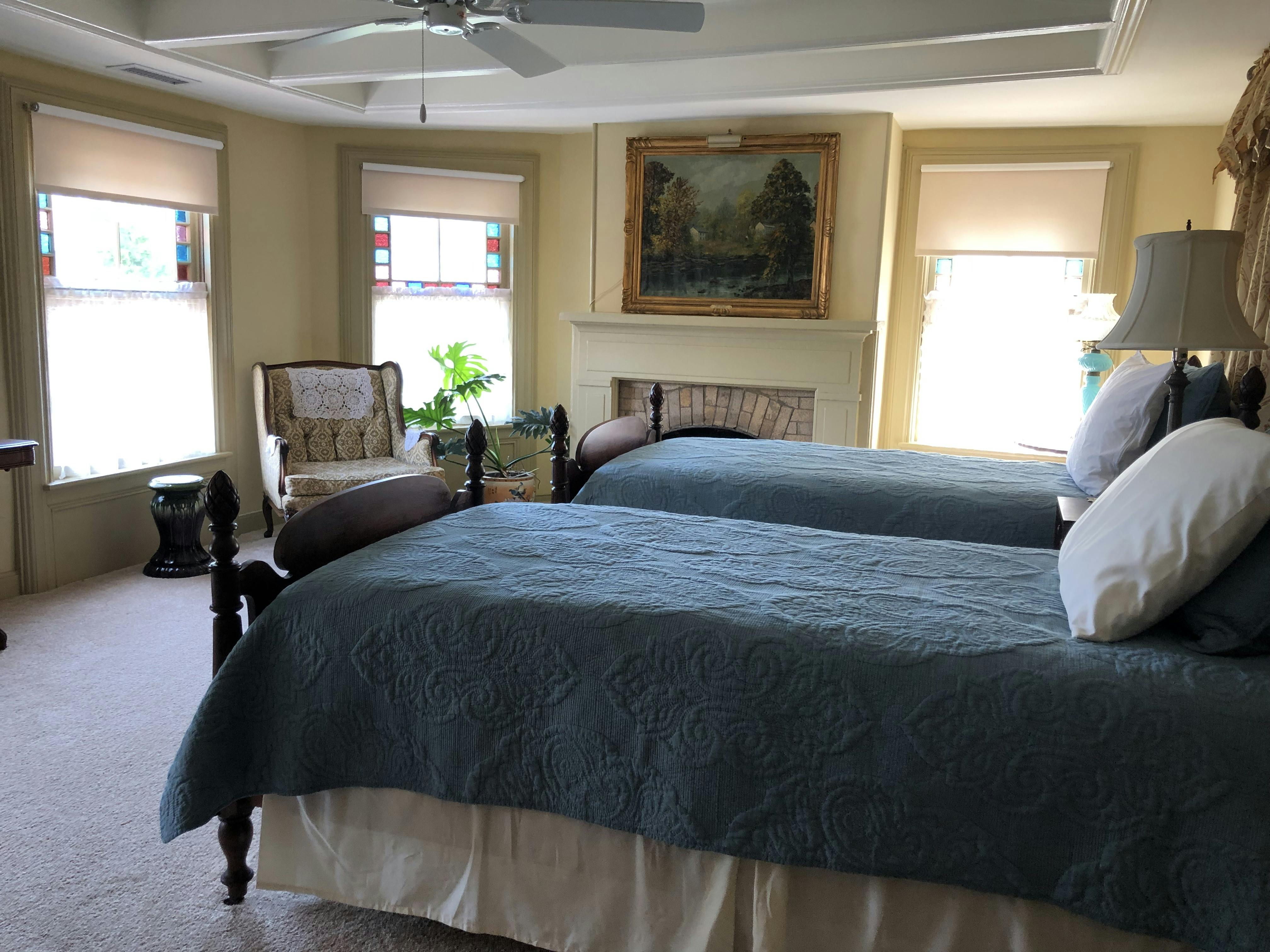 Burton Room with twin beds