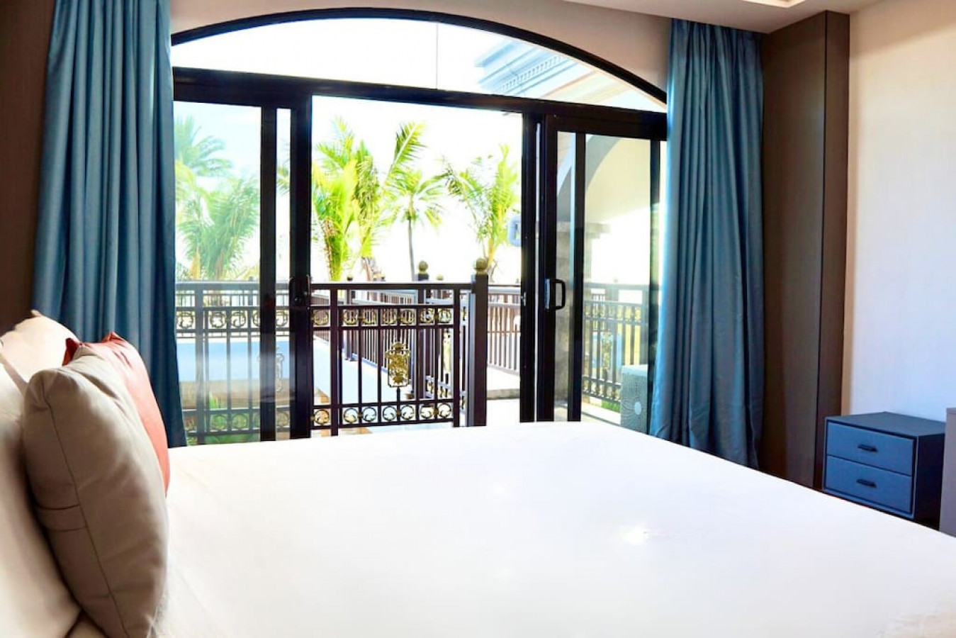 #PrivateVillaInFiji#FijiRetreats#LuxuryIslandLiving #PrivateVillaGetaways#TropicalHideaways#ExclusiveFijiEscapes#IslandLiving