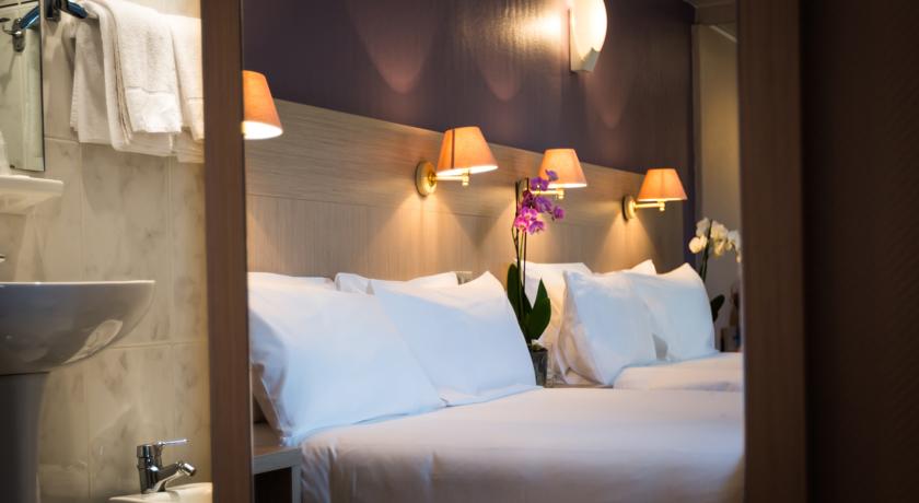 QUALITY HOTEL CHRISTINA LOURDES CHAMBRE QUADRUPLE FAMILIALE