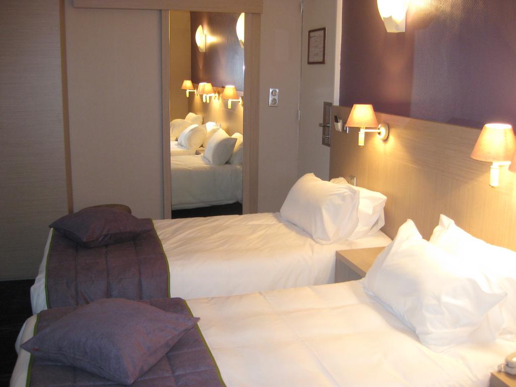 QUALITY HOTEL CHRISTINA LOURDES CHAMBRE TWIN