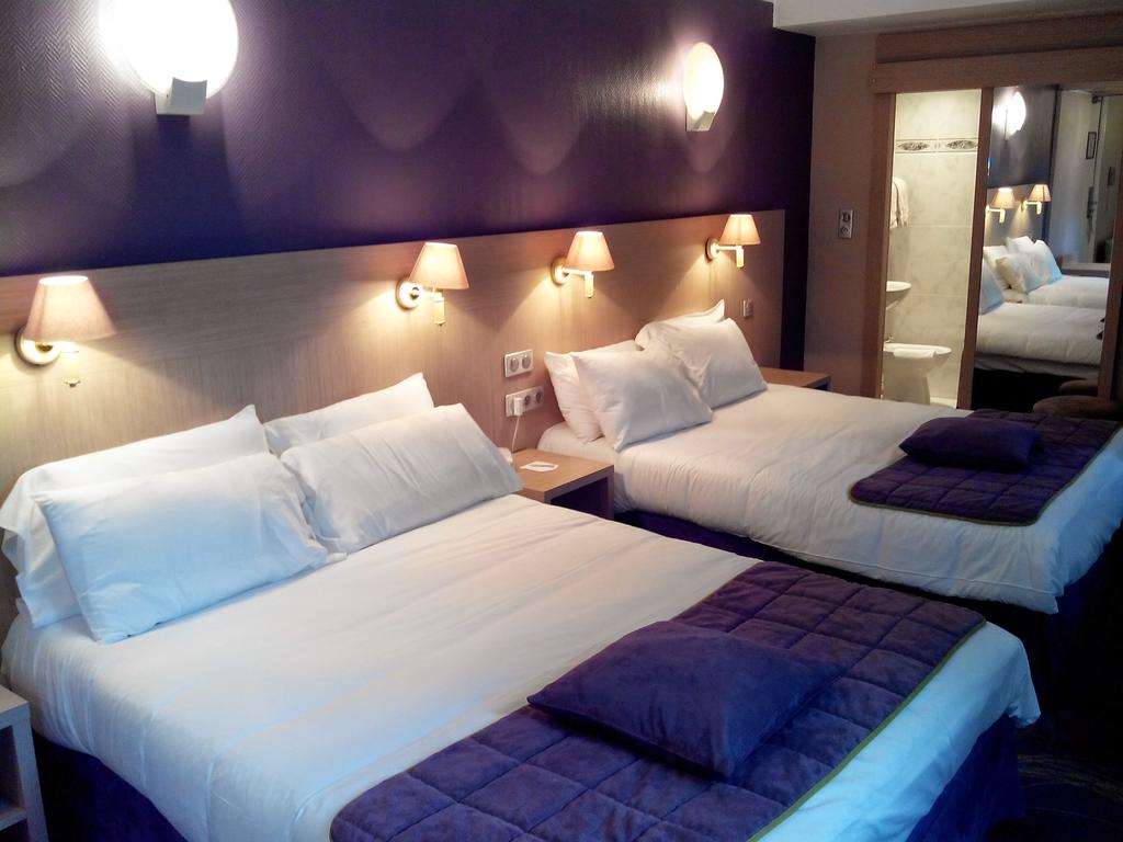 QUALITY HOTEL CHRISTINA LOURDES CHAMBRE QUADRUPLE FAMILIALE