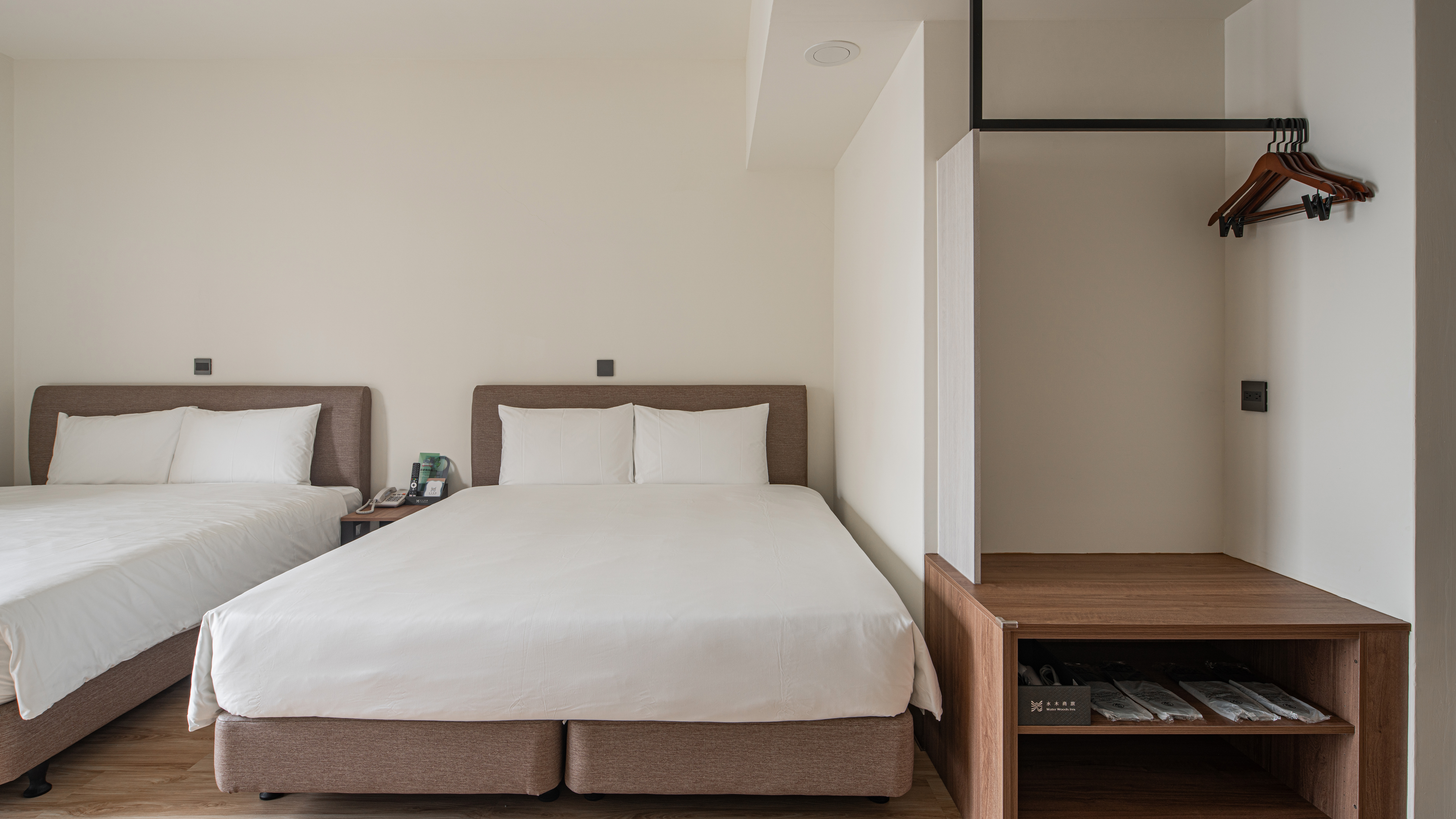 Deluxe Double Twin Room | Water Woods Inn