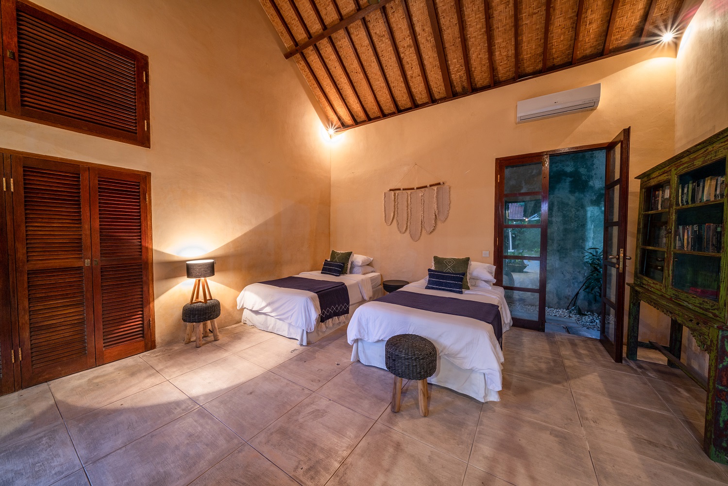 Twin bedrooms at Villa Rumi