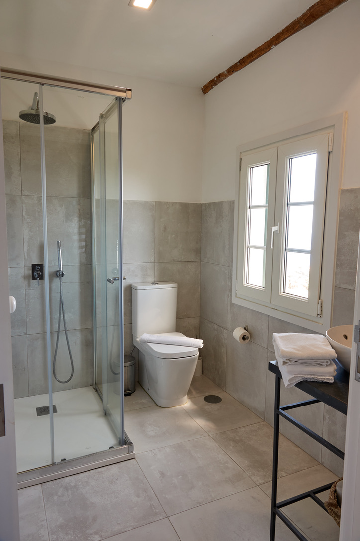 Bathroom in the Annex at Quinta das Vinhas.