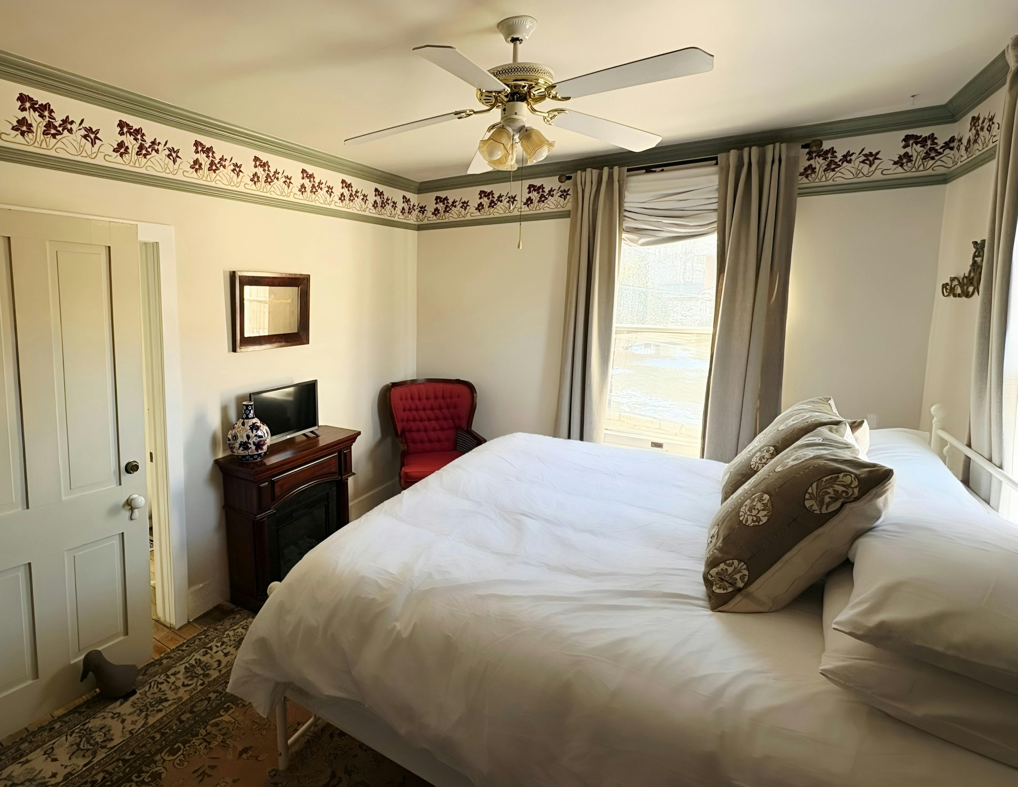 Candace Wheeler Room at Avery House in Galena