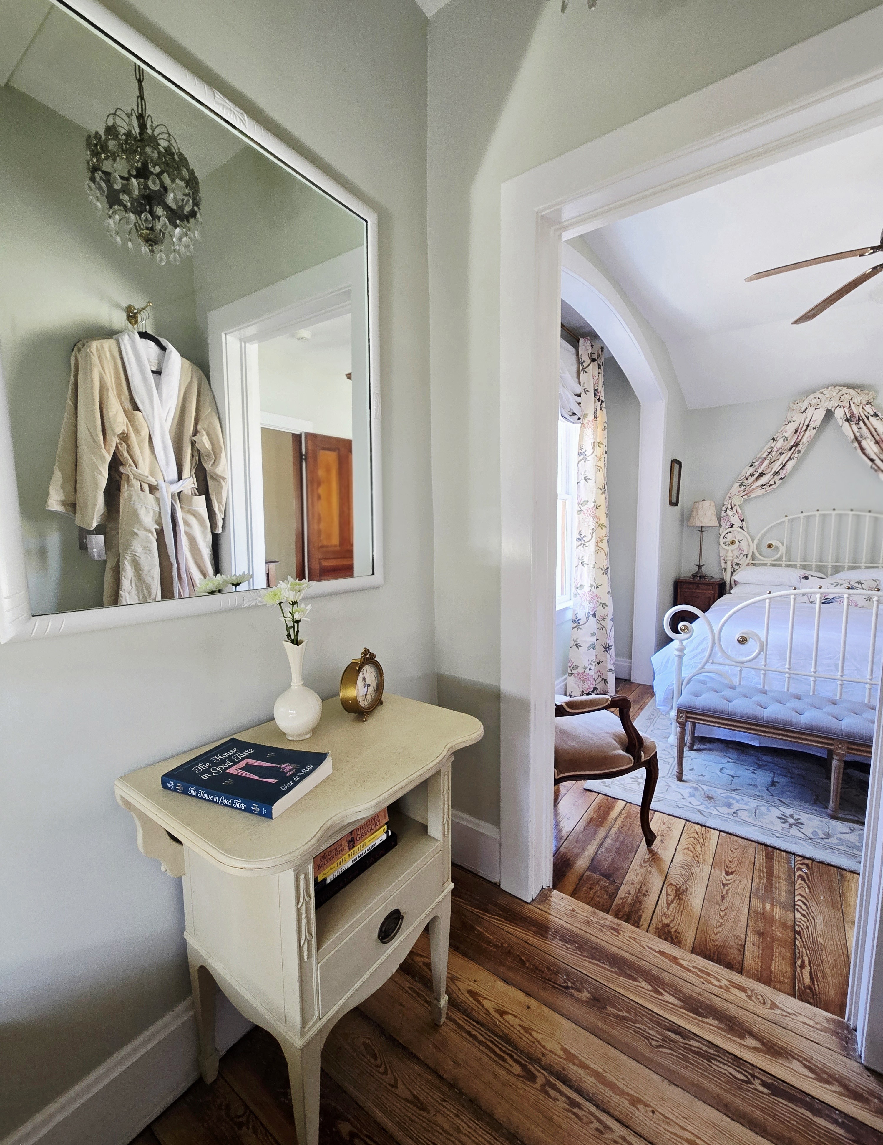 Elsie de Wolfe Room at Avery House in Galena