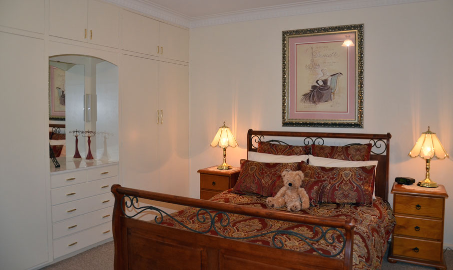 Admurraya House Rutherglen Accommodation Master Bedroom