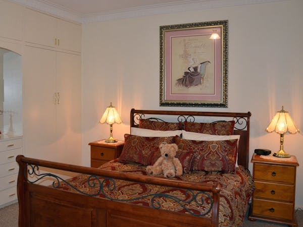 Admurraya House Rutherglen Accommodation Master Bedroom