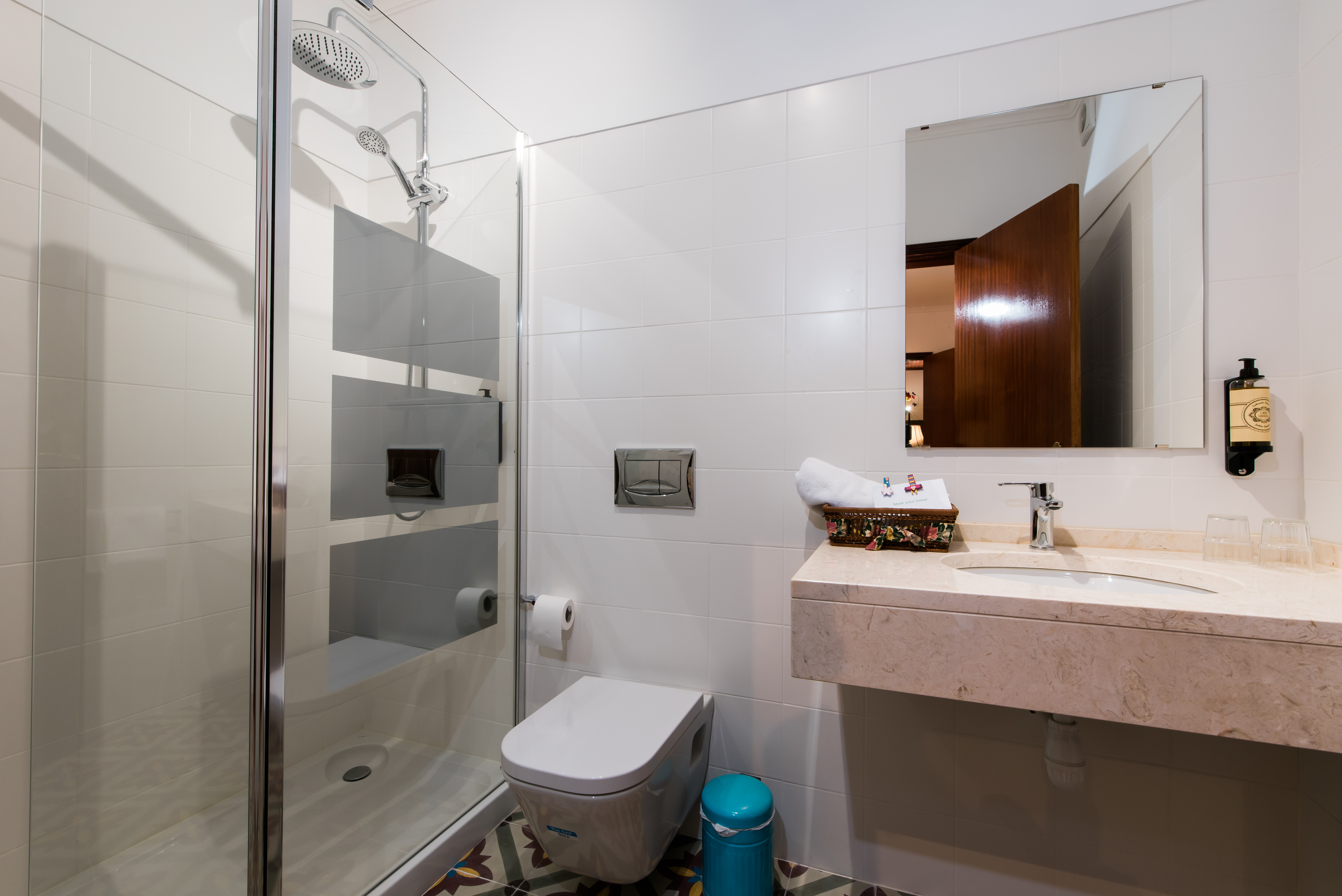 Fireplace Suite Bathroom