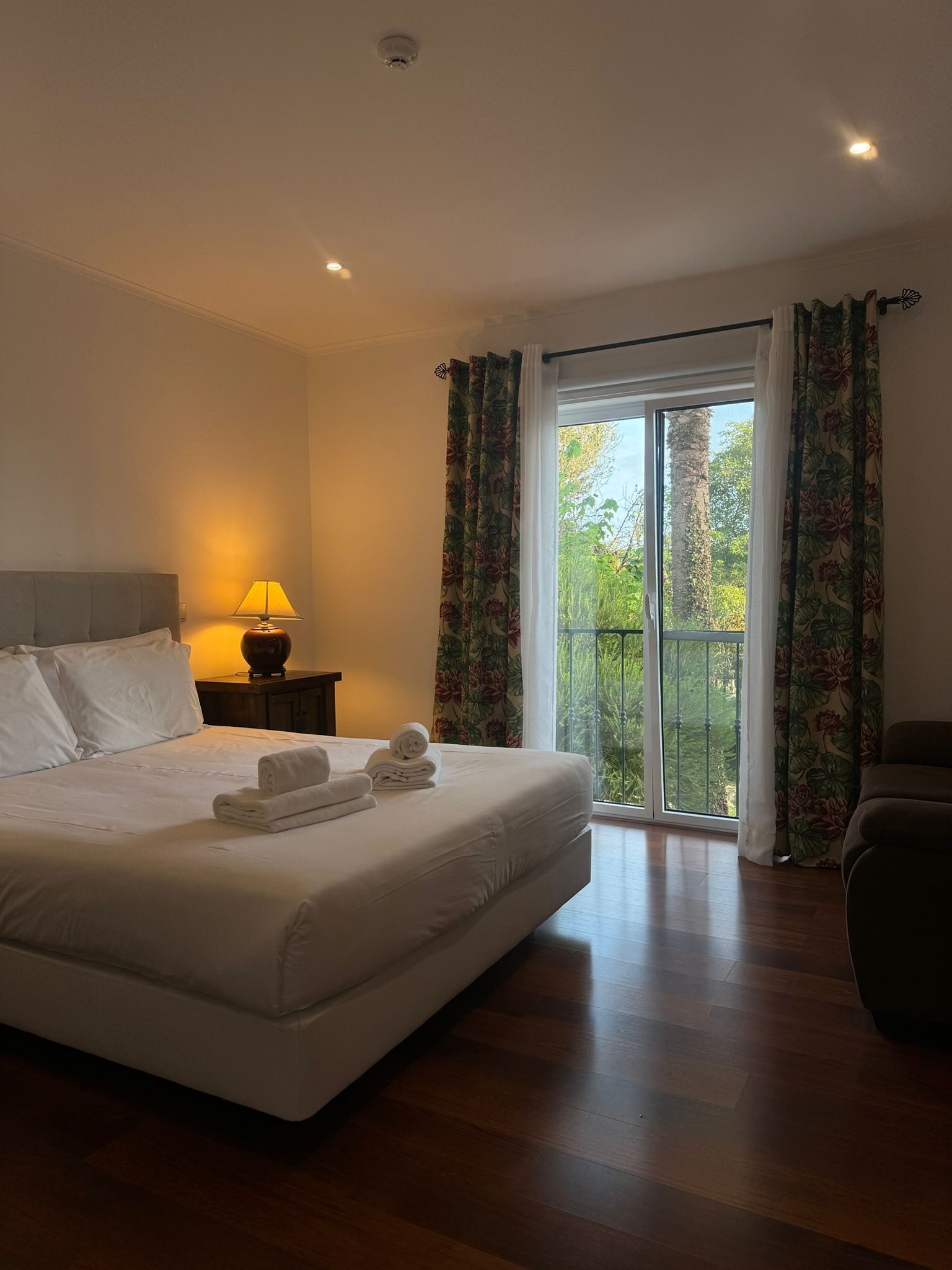 Mountain Suite - Main bedroom