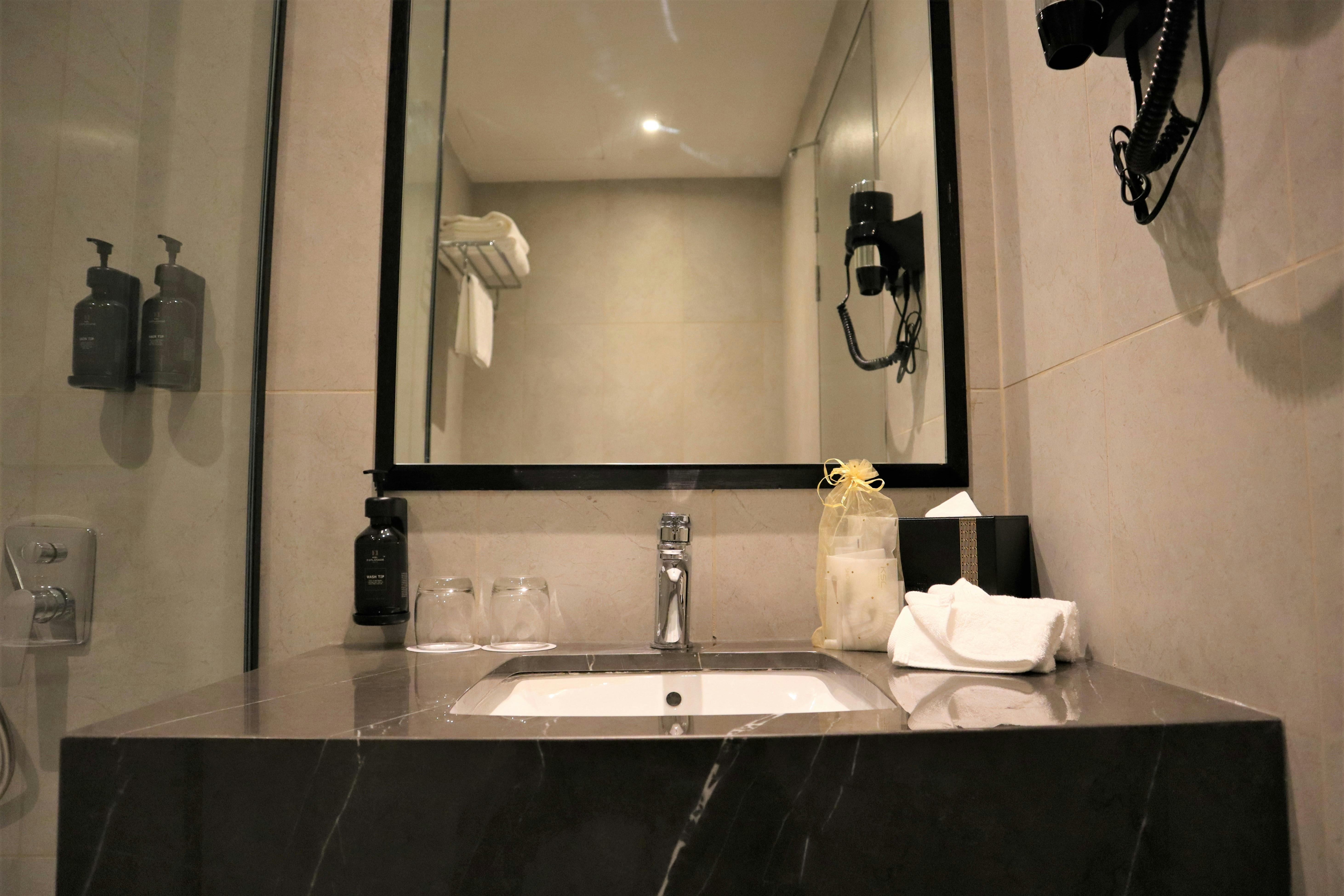 Superior Room King | KSL Esplanade Hotel