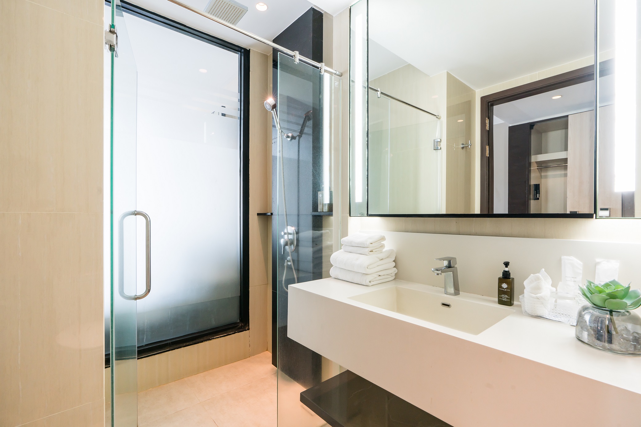 Superior Twin Bathroom