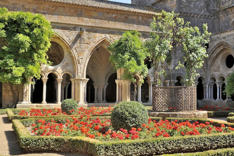 Abbaye de Fontfroide près de Narbonne