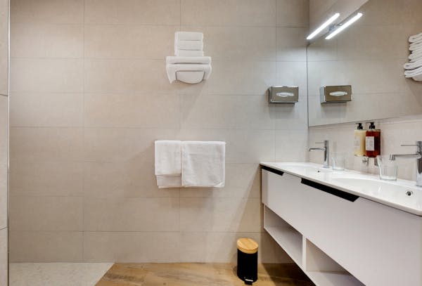 Salle de bains de l'appartement Peyrefite à Collioure