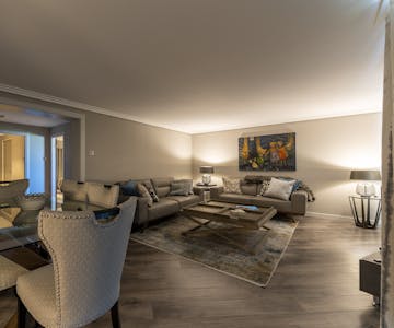 Gleneagles Apartments Lounge/ Living Room