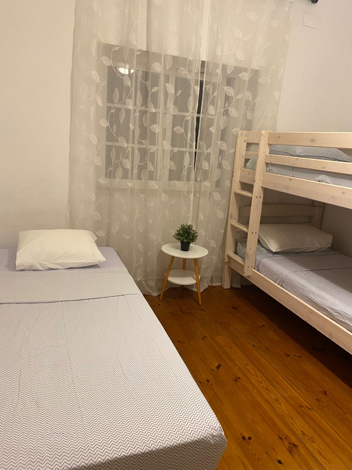Quarto Madri Conforto e tranquilidade para 3 pessoas.