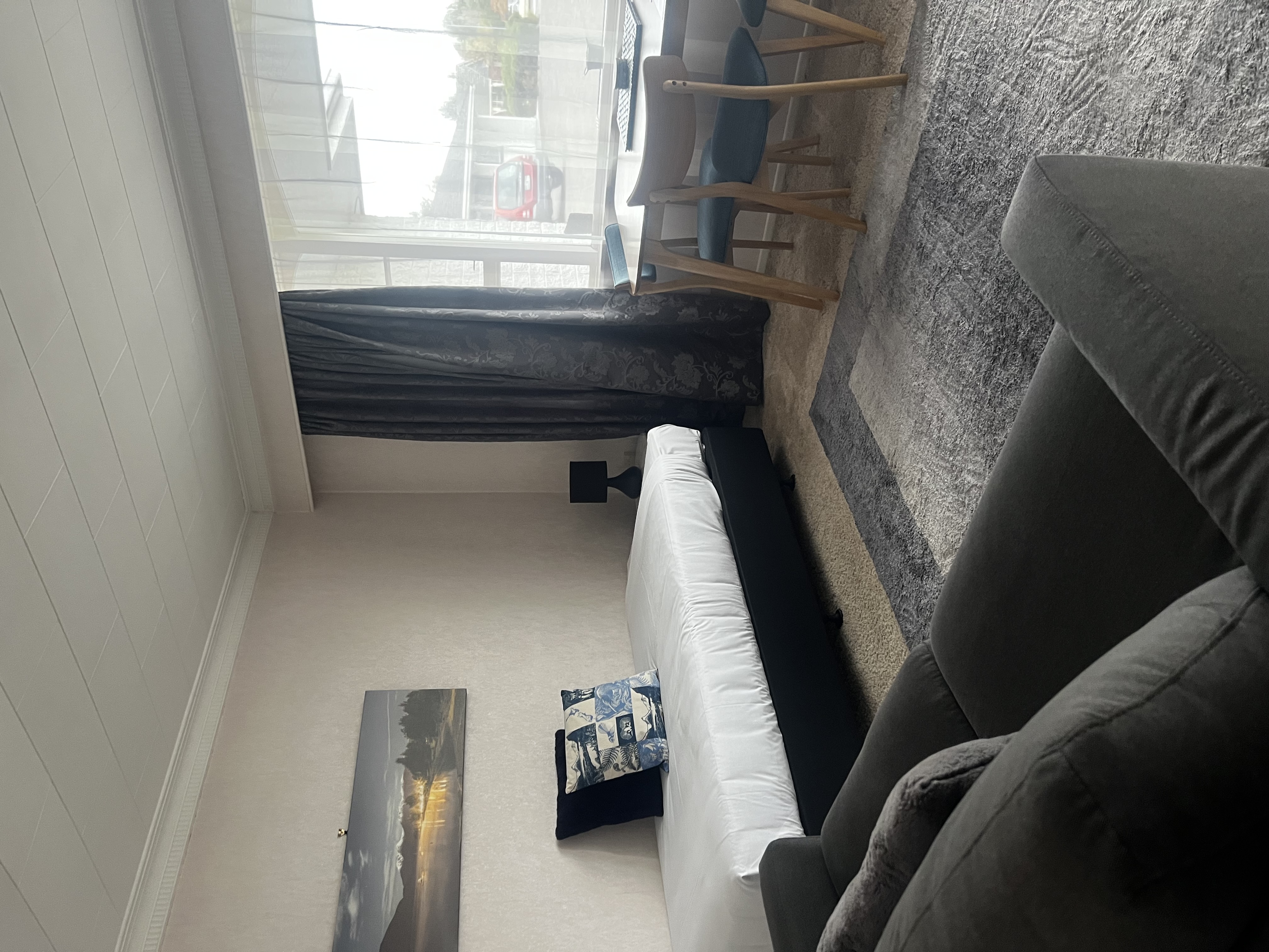 One-bedroom lounge/dining