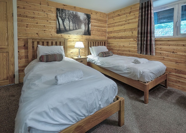 Twin Bedroom - Riverside Lodges in Ripon