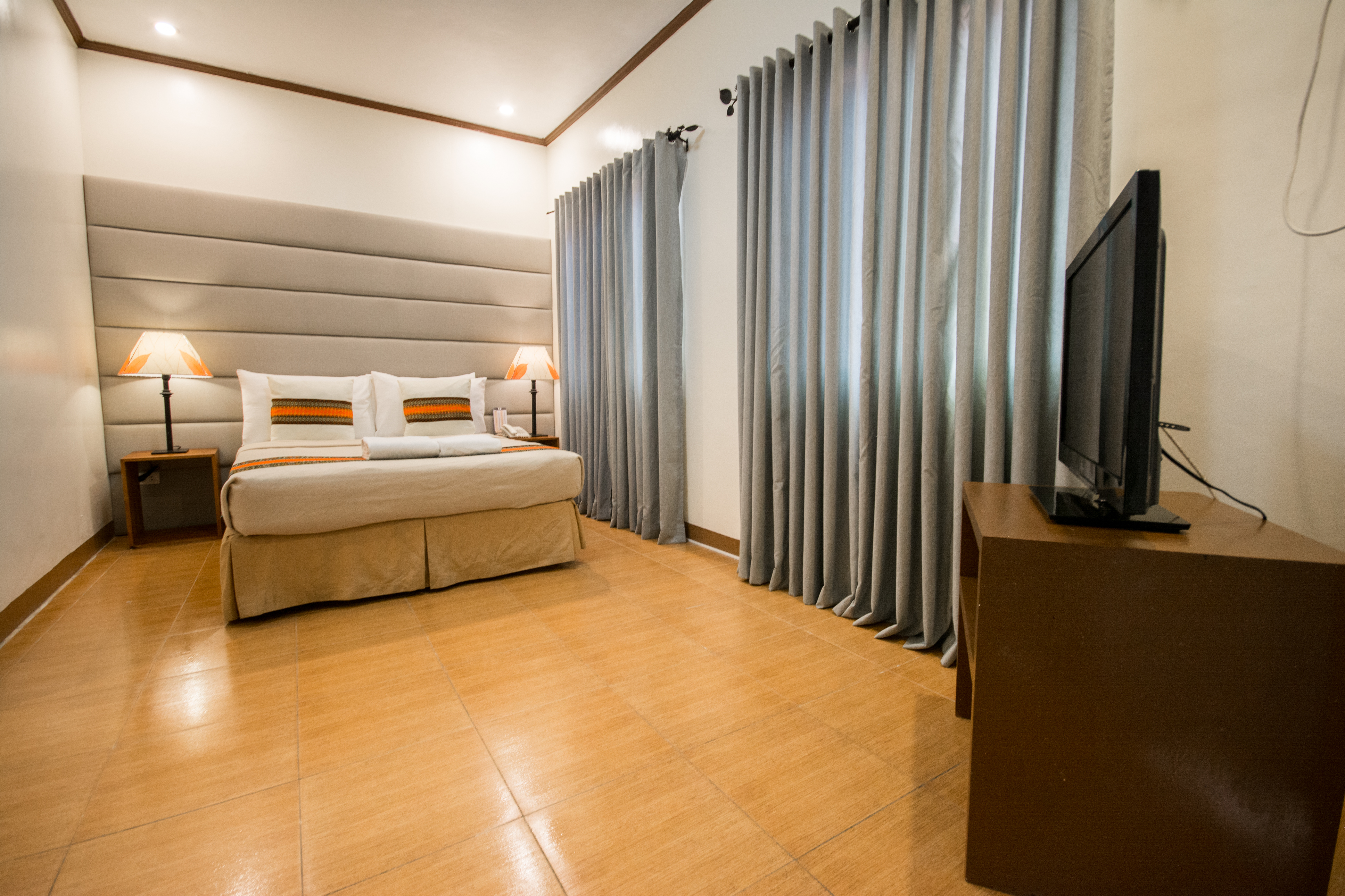 Standard Double Deluxe Room (1 Queen Bed)