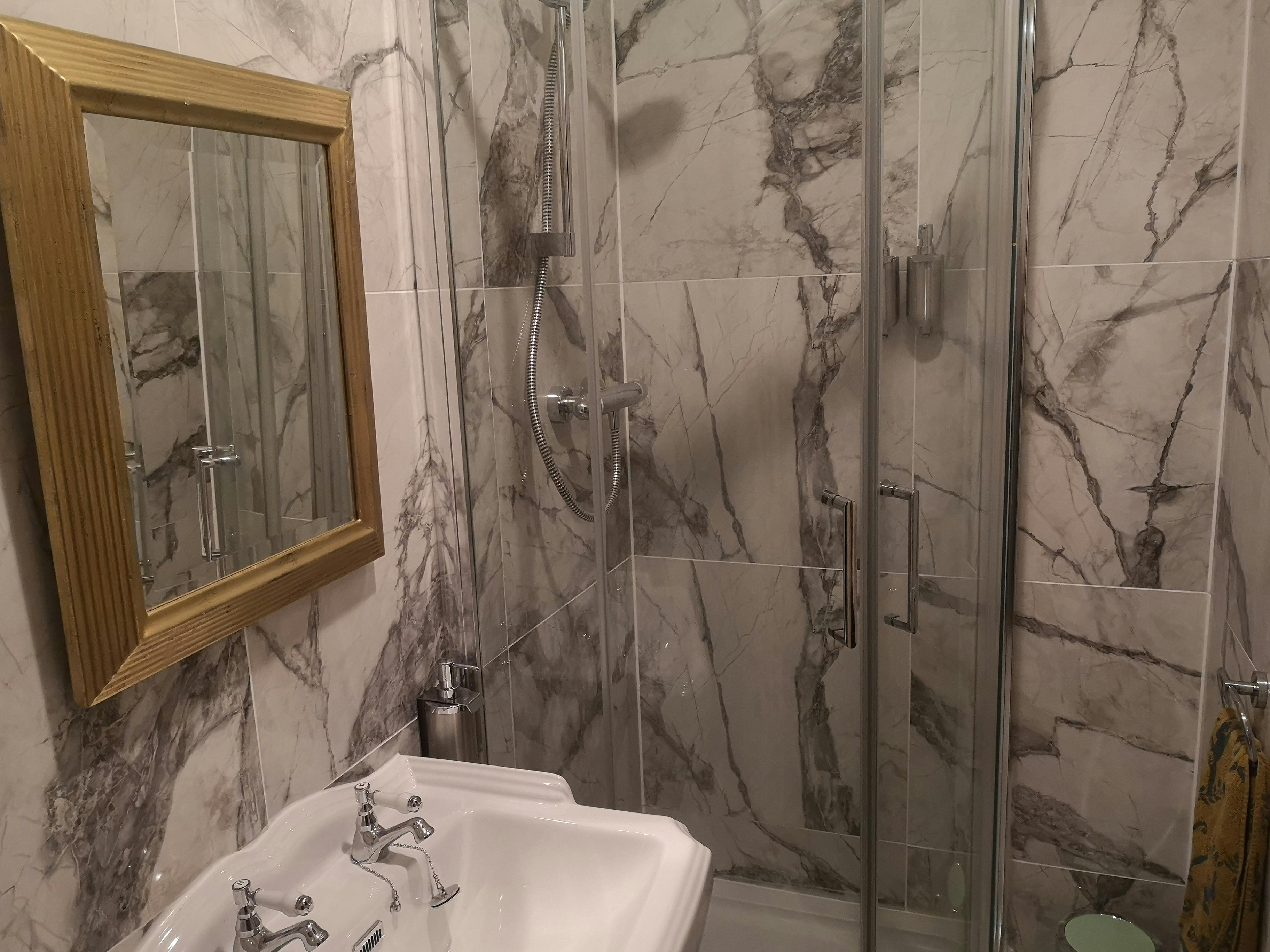 Shower room to the Judge Alverstone bedroom suite
