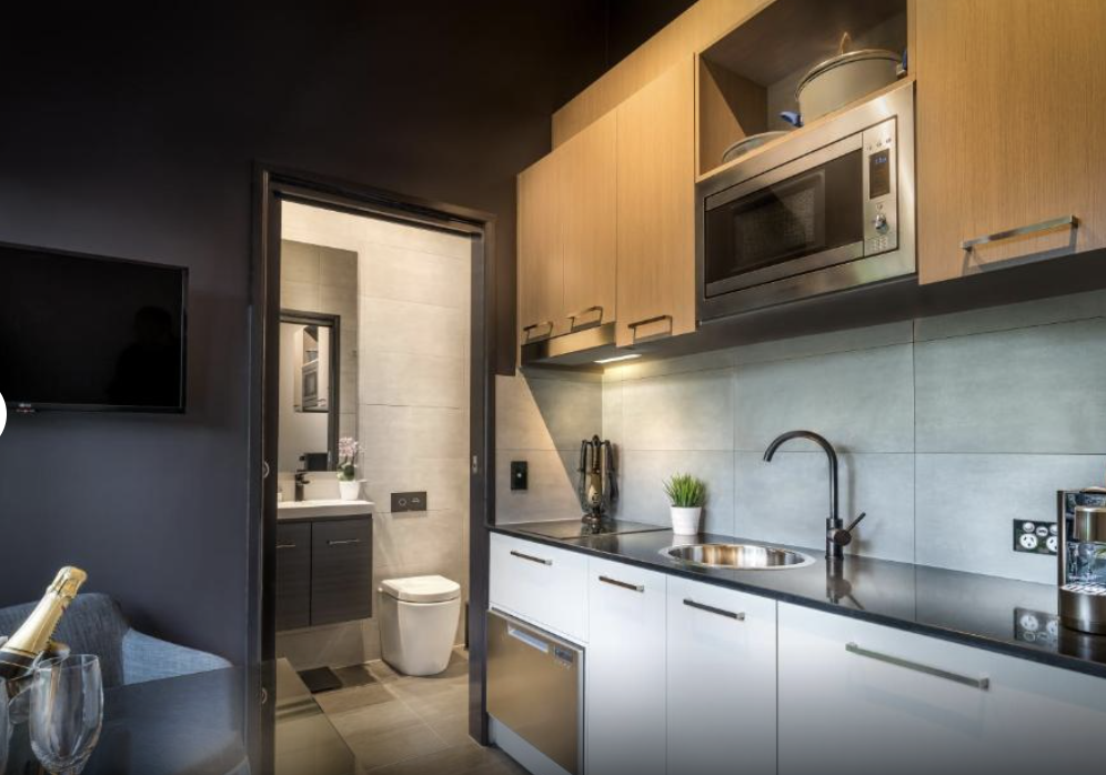 STUDIO KITCHEN