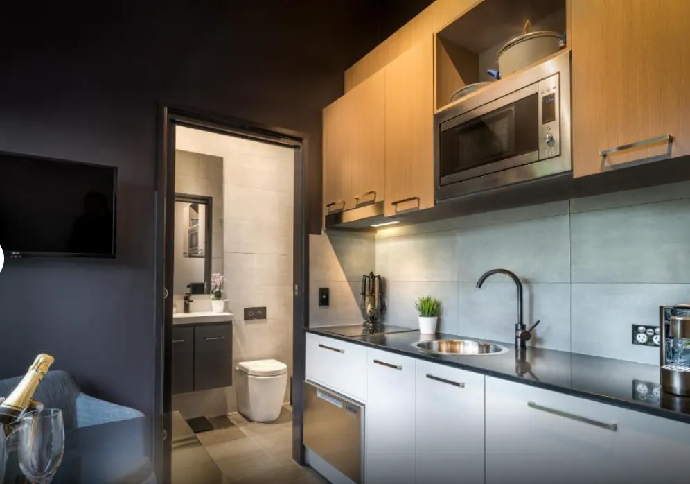 STUDIO KITCHEN