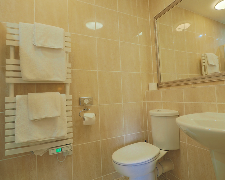 Clean bathroom in the Royal Hotel, Stornoway, Isle of Lewis