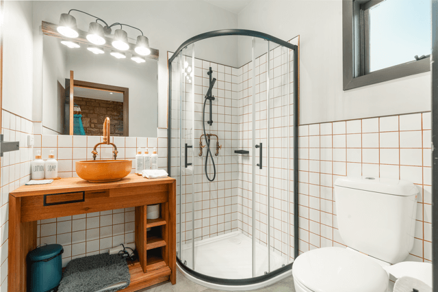 Birchtree Bower bathroom reverse angle