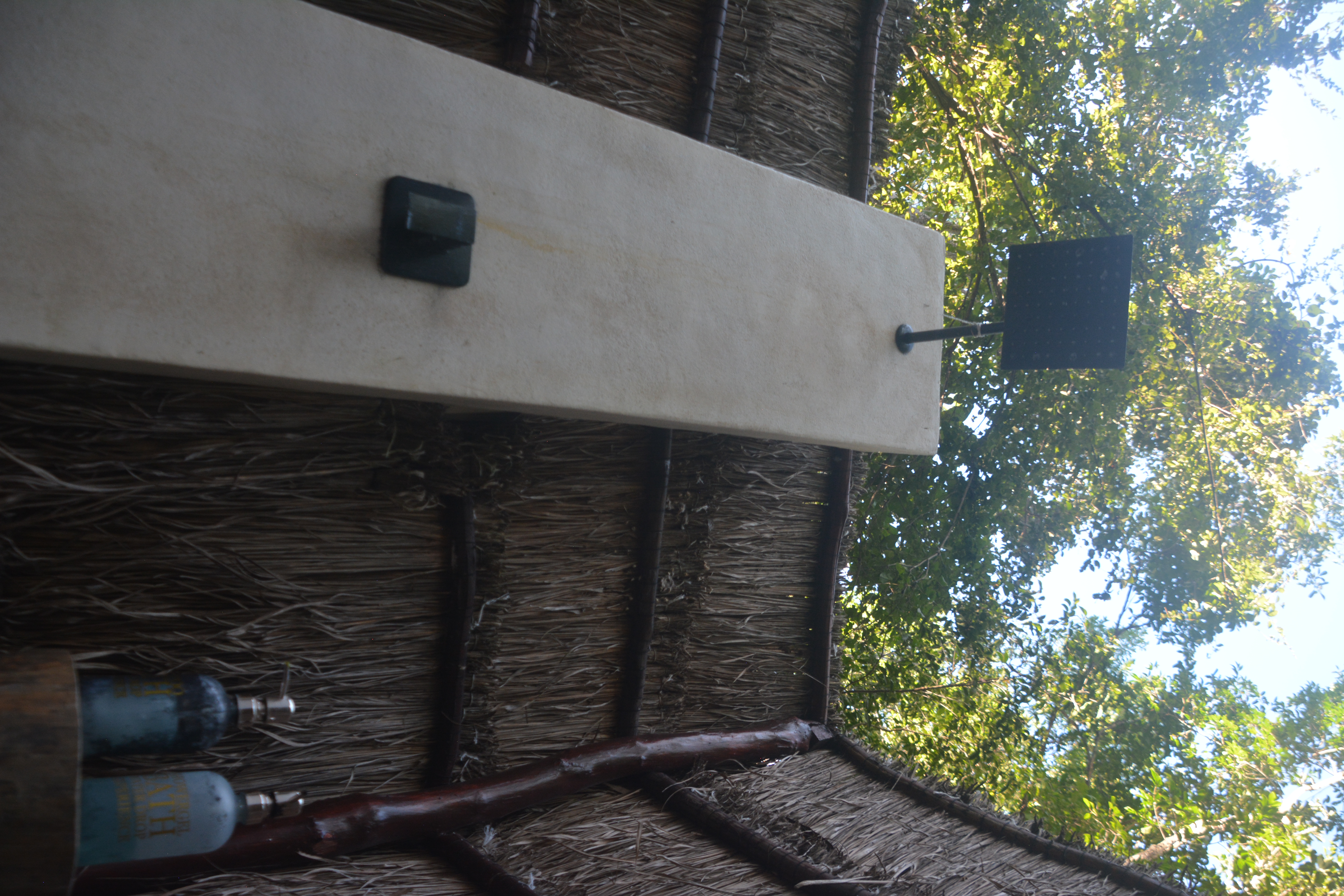 Ducha al exterior Outdoor shower