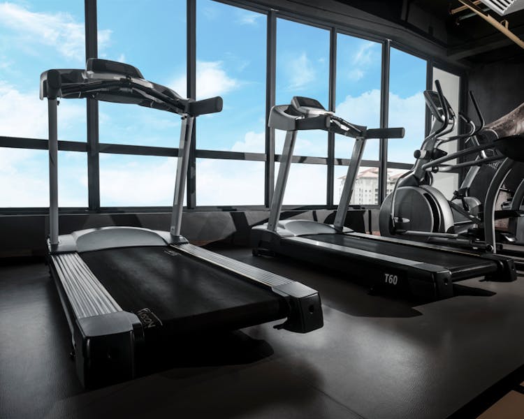 Gymnasium with Sea View