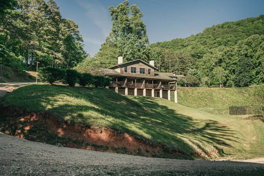 Nantahala Village Resort — gallery preview 1