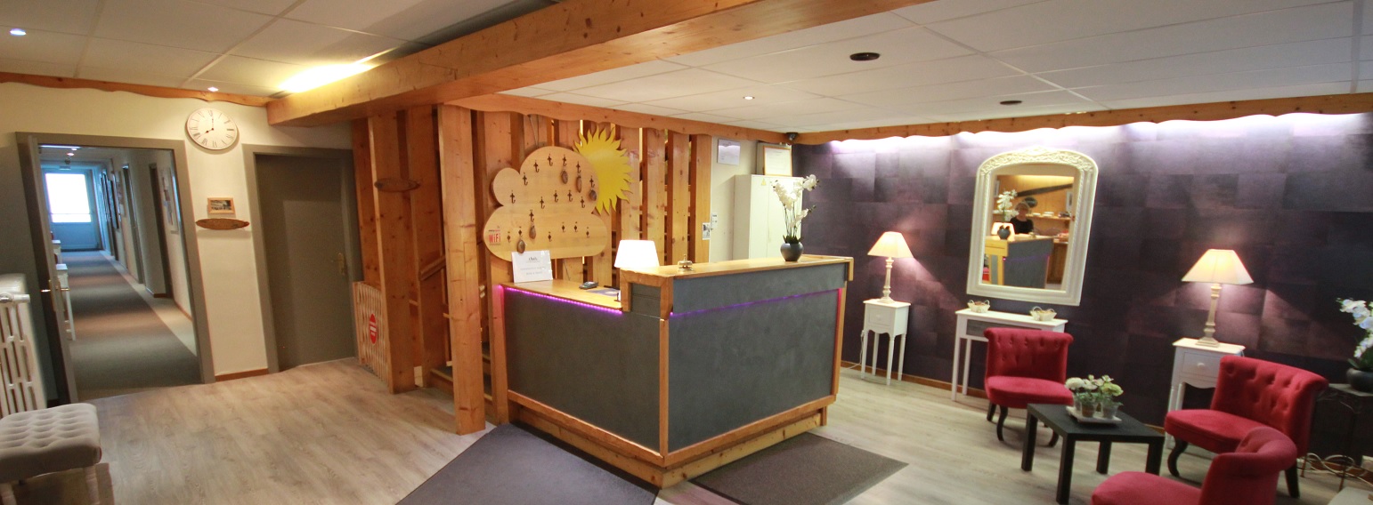 Réception de l'hôtel Les Montagnards Morteau