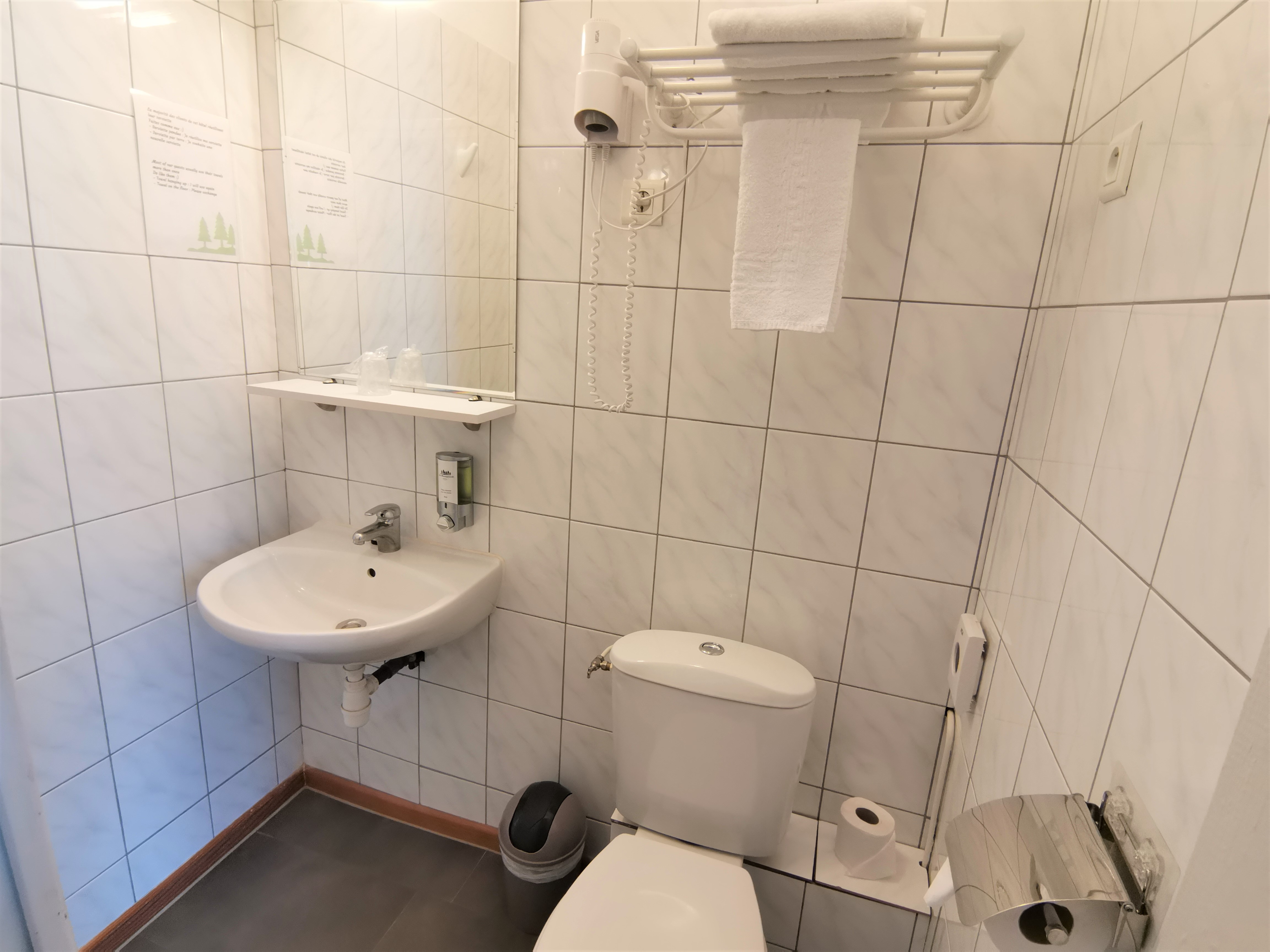 Hotel Les Montagnards Morteau, Salle de bain Chambre Classique