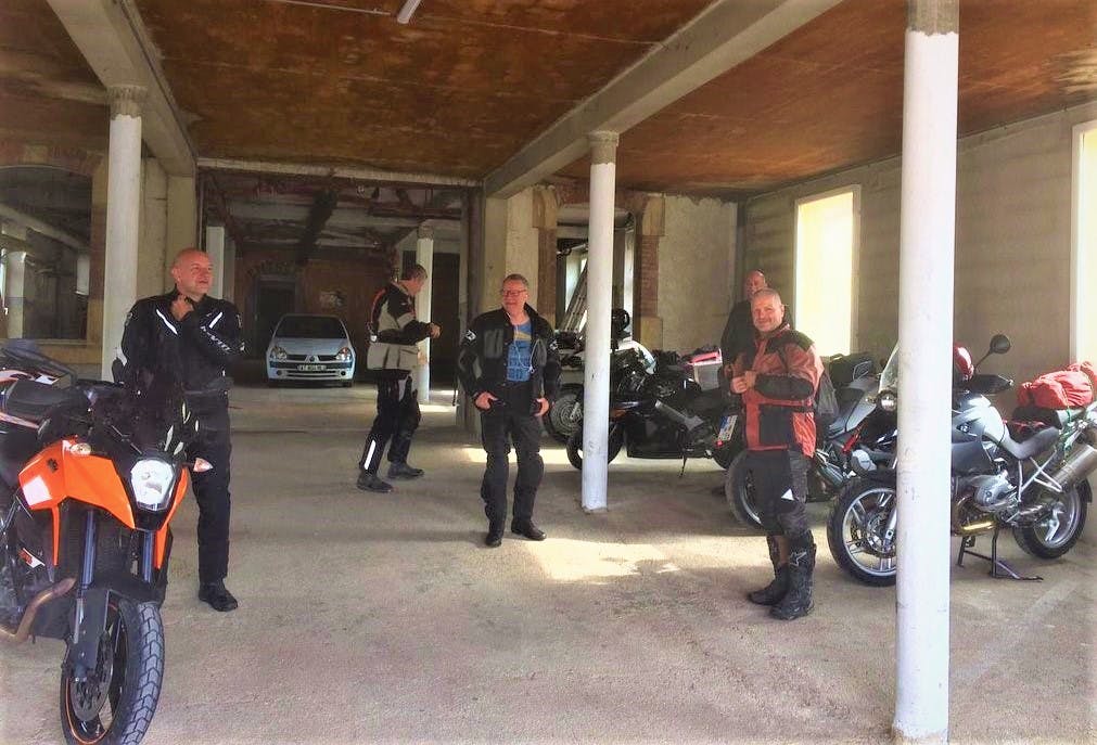 garage pour motos