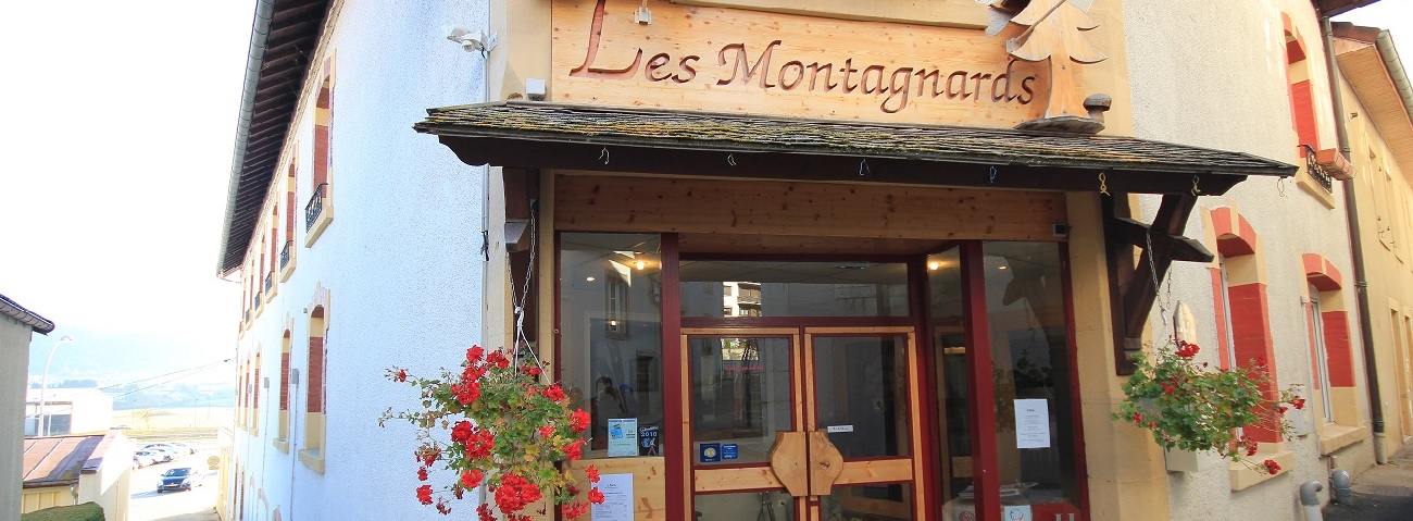 Entrée principale Hôtel Les Montagnards Morteau