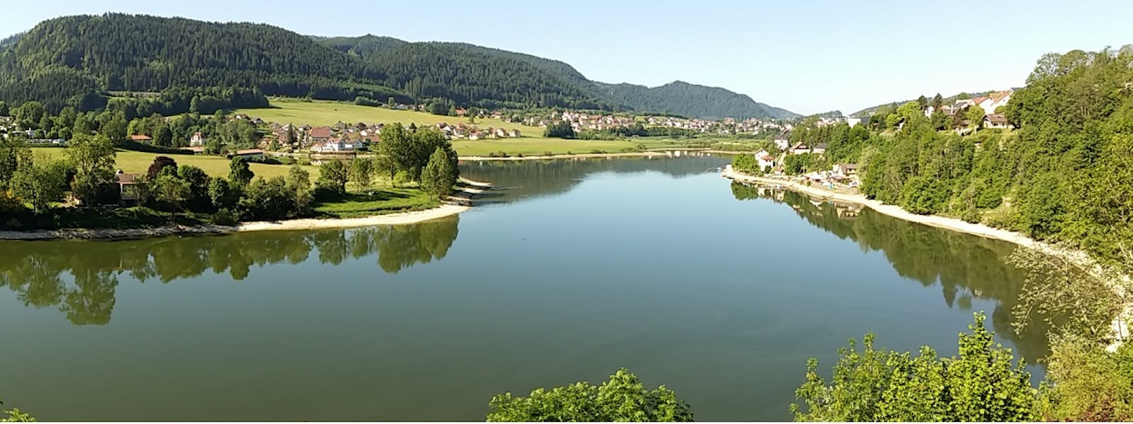 La rivière du Doubs et paysage.