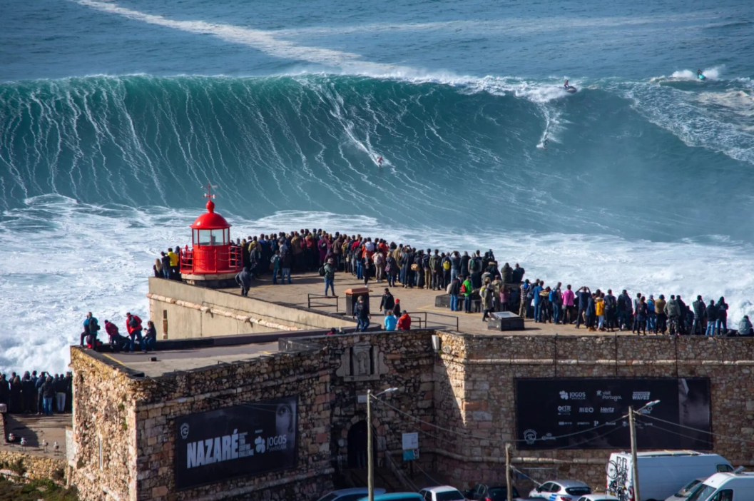 Nazaré - Ondas gigantes