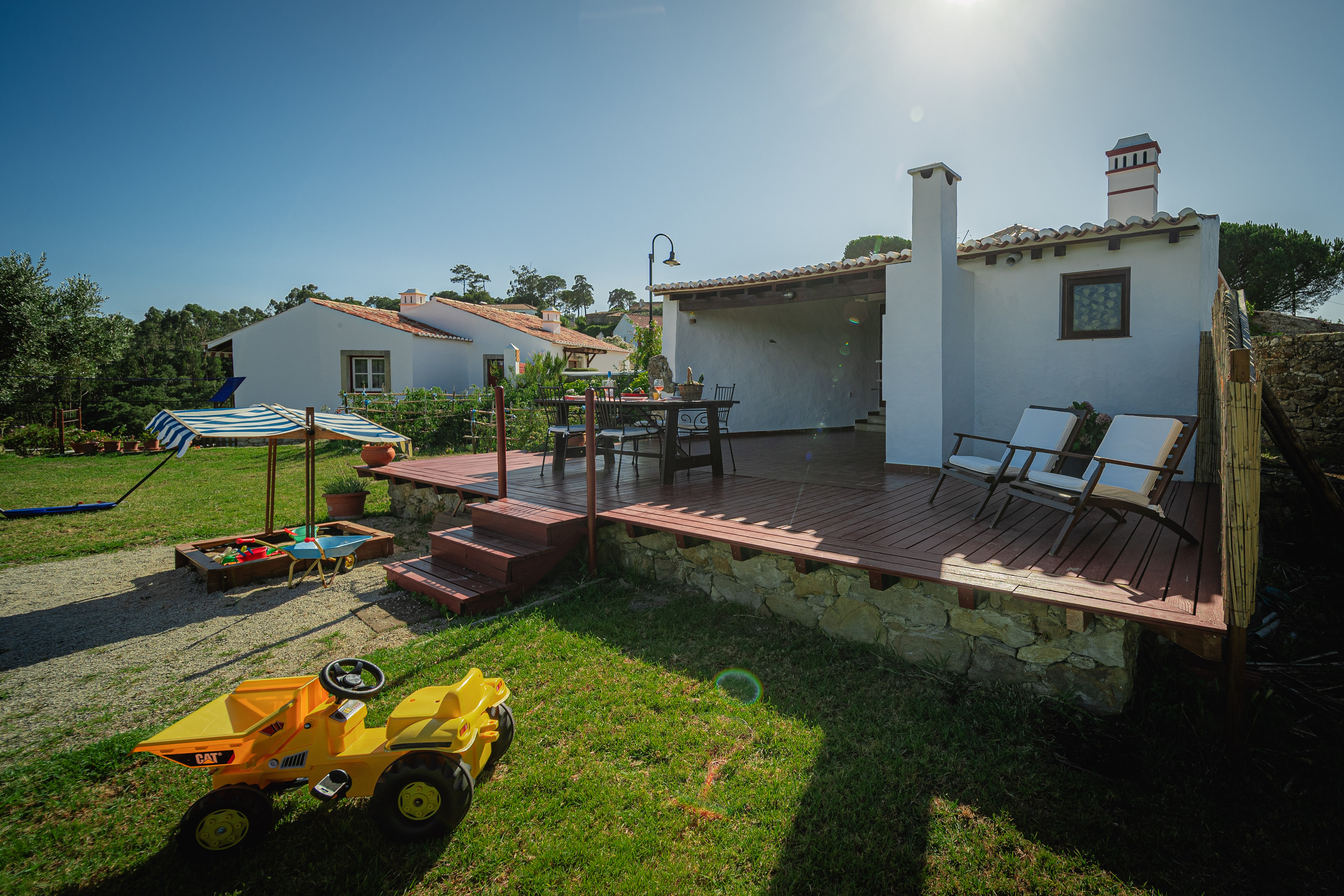 Casas da Tia Alice - Cozinha de verão e playground