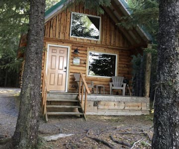 Lakeview Cabin front